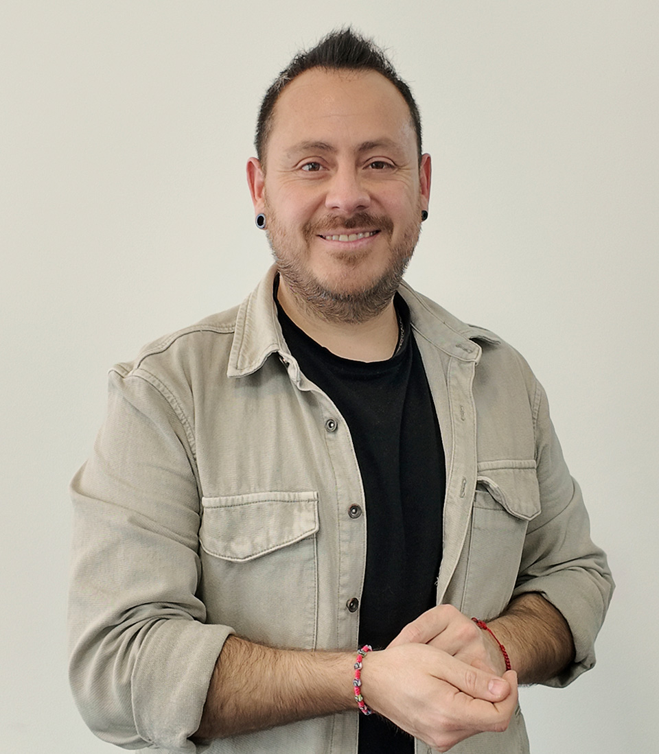 Lisandro Reveco, Publicista
